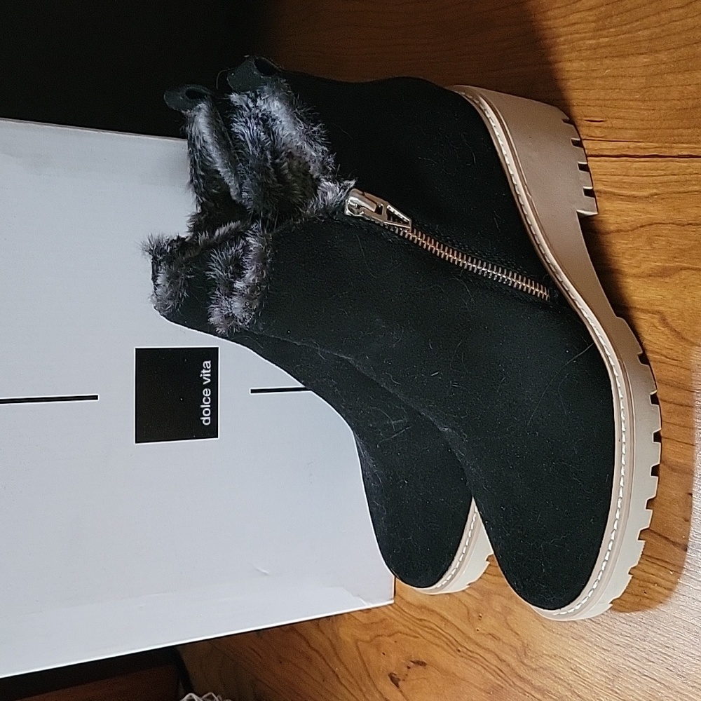 Dolce Vita Women's HOLLYN boots.